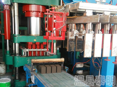 銅鉛冶煉礦料壓塊機(jī)，金屬冶煉壓塊機(jī)